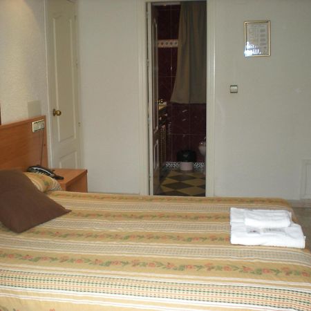 Hotel Sanz Torremolinos Exterior foto